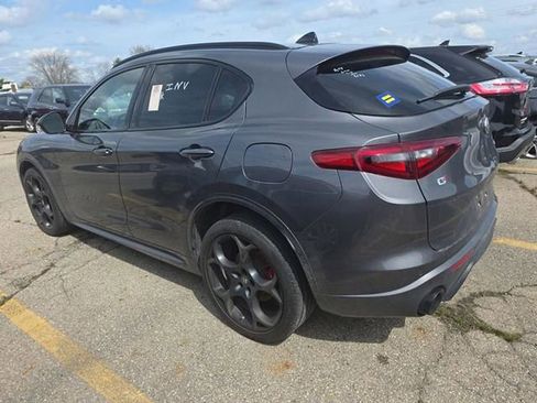 Used 2023 Alfa Romeo Stelvio Veloce image 5