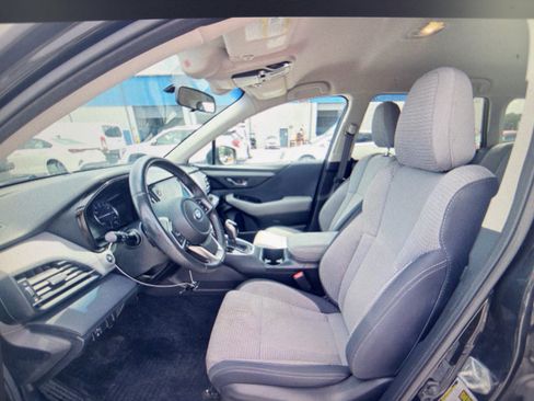 Used 2022 Subaru Outback Premium AWD/4WD image 3