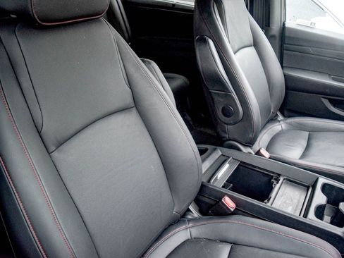 Used 2024 Honda Odyssey Sport image 10