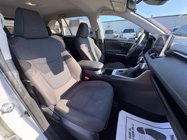Used 2025 Toyota RAV4 LE AWD/4WD image 24