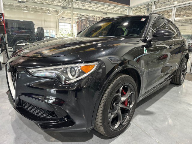 Used 2018 Alfa Romeo Stelvio Quadrifoglio w/ Driver Assist Dynamic Package AWD/4WD image 21