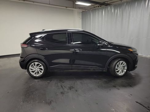Used 2022 Chevrolet Bolt EUV LT w/ Comfort Package image 10
