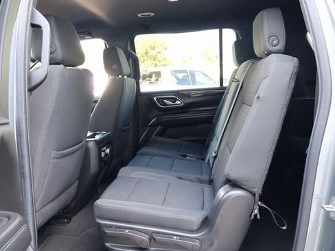 Used 2022 GMC Yukon XL SLE w/ Gmc Pro Safety Plus Package image 13