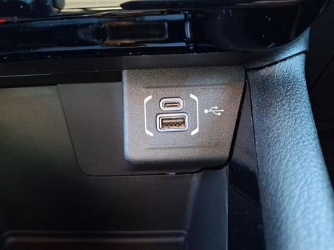 New 2026 Jeep Compass Limited image 18