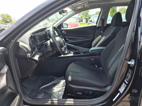 Used 2022 Hyundai Elantra SEL w/ Convenience + Premium Package FWD image 17
