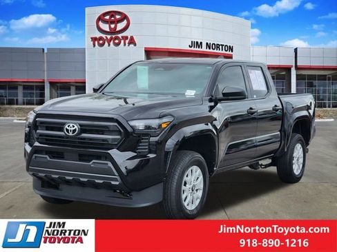 Used 2025 Toyota Tacoma SR AWD/4WD image 3