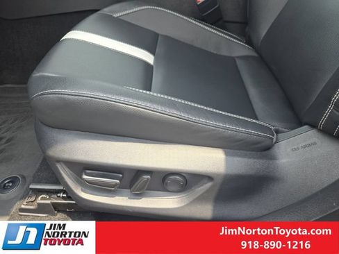 Used 2025 Toyota Camry SE w/ Multimedia Upgrade Package AWD/4WD image 26