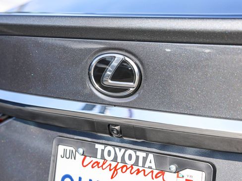 Used 2025 Lexus ES 300h w/ Premium Package FWD image 28
