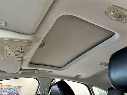 Used 2014 Ford Focus Titanium FWD image 14