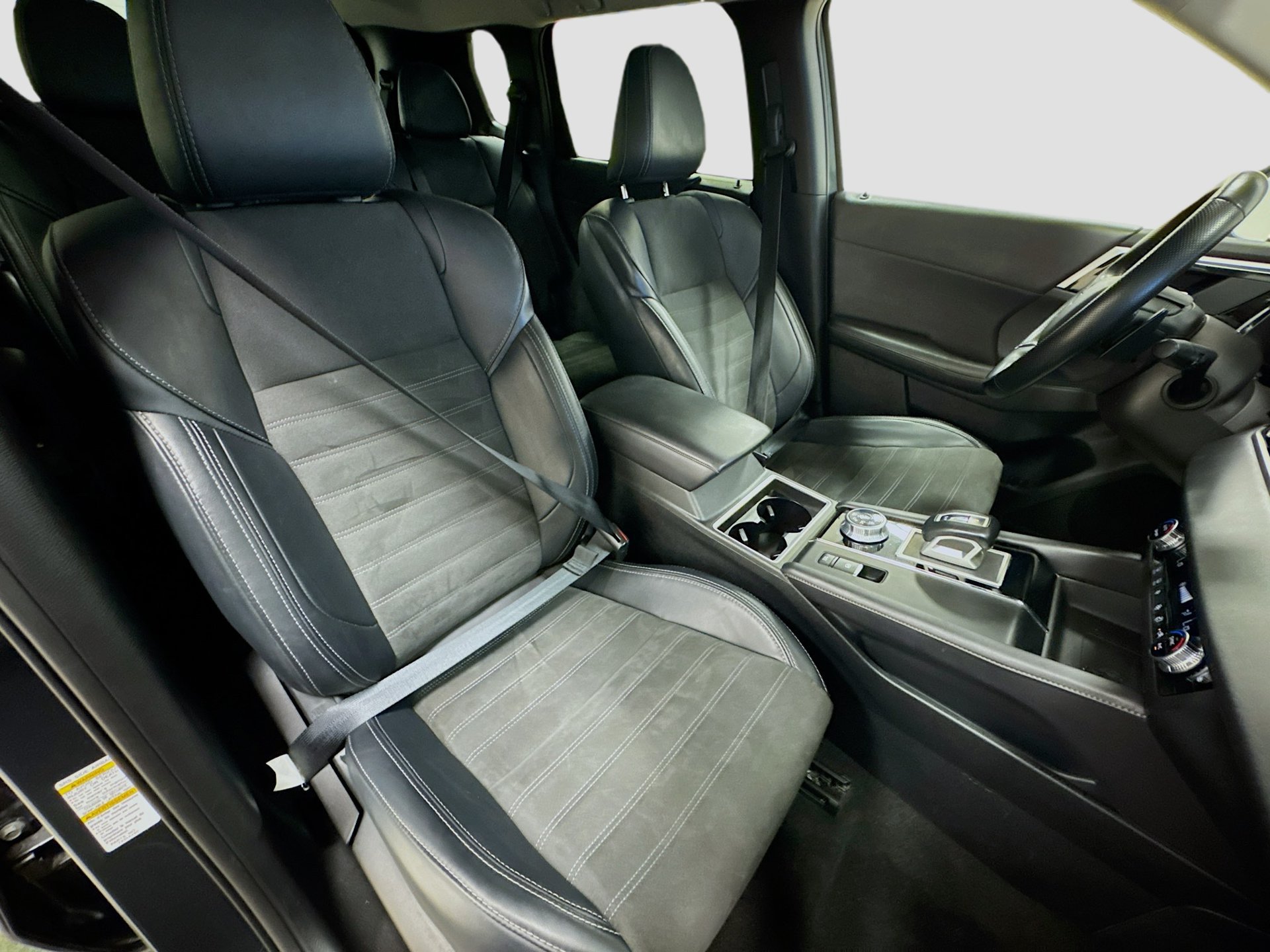 Used 2024 Mitsubishi Outlander SE Black Edition AWD/4WD image 29