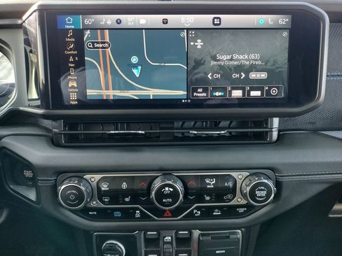 Used 2024 Jeep Wrangler Unlimited Rubicon 4xe w/ Technology Group AWD/4WD image 31