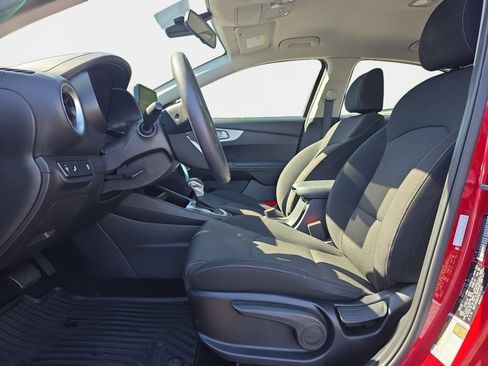 Used 2023 Kia Forte LXS w/ LXS Technology Package FWD image 12