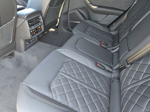 New 2026 Audi SQ8 Premium Plus image 32