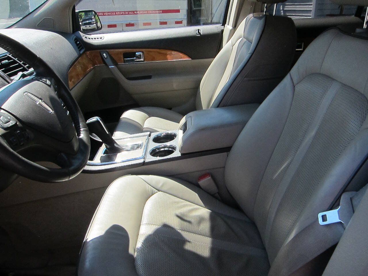 Used 2014 Lincoln MKX AWD w/ Equipment Group 102A image 11