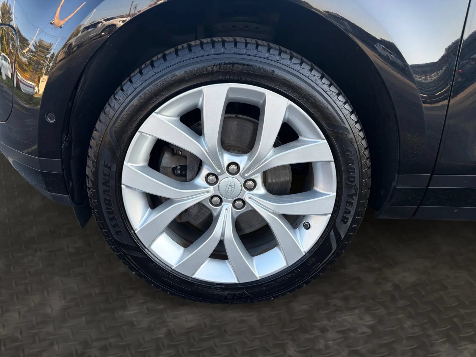 Used 2020 Land Rover Range Rover Evoque SE AWD/4WD image 35