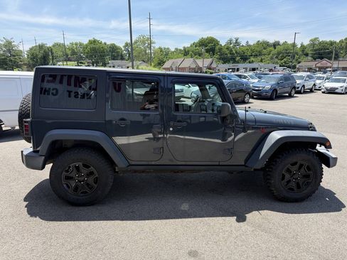 Used 2017 Jeep Wrangler Unlimited Sport AWD/4WD image 6