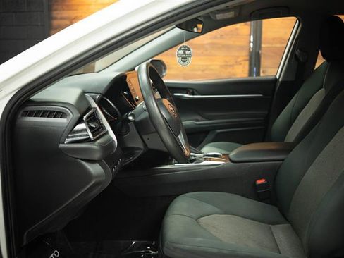 Used 2023 Toyota Camry LE image 8