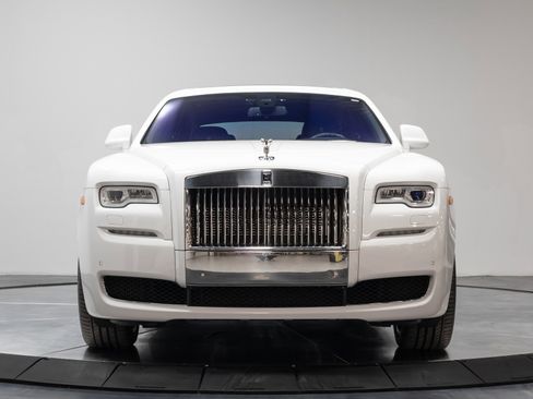 Used 2016 Rolls-Royce Ghost image 28