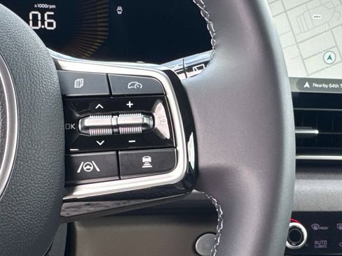 New 2026 Kia Carnival EX image 28