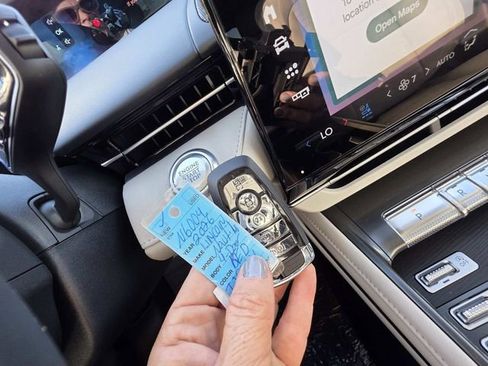 New 2026 Lincoln Nautilus Reserve image 14