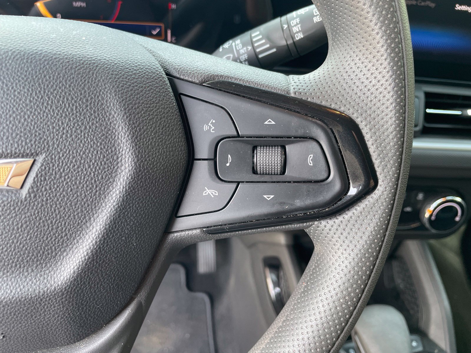 Used 2025 Chevrolet TrailBlazer LS w/ LS Convenience Package FWD image 17