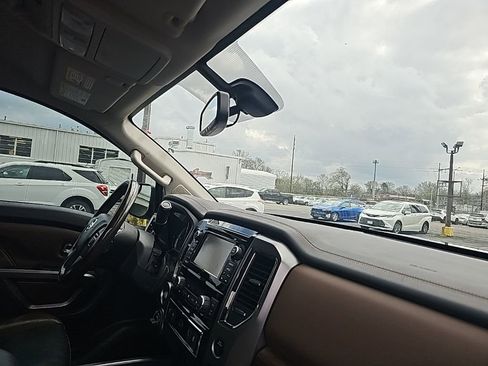 Used 2018 Nissan Titan Platinum Reserve w/ Platinum Utility Package AWD/4WD image 34