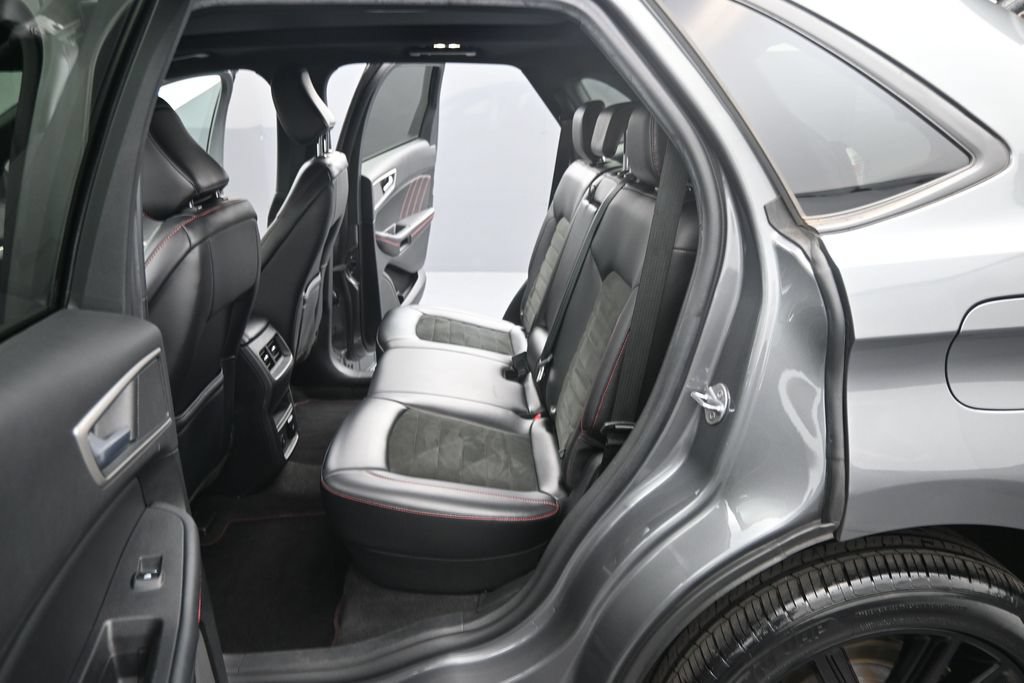 Used 2024 Ford Edge ST-Line AWD/4WD image 23