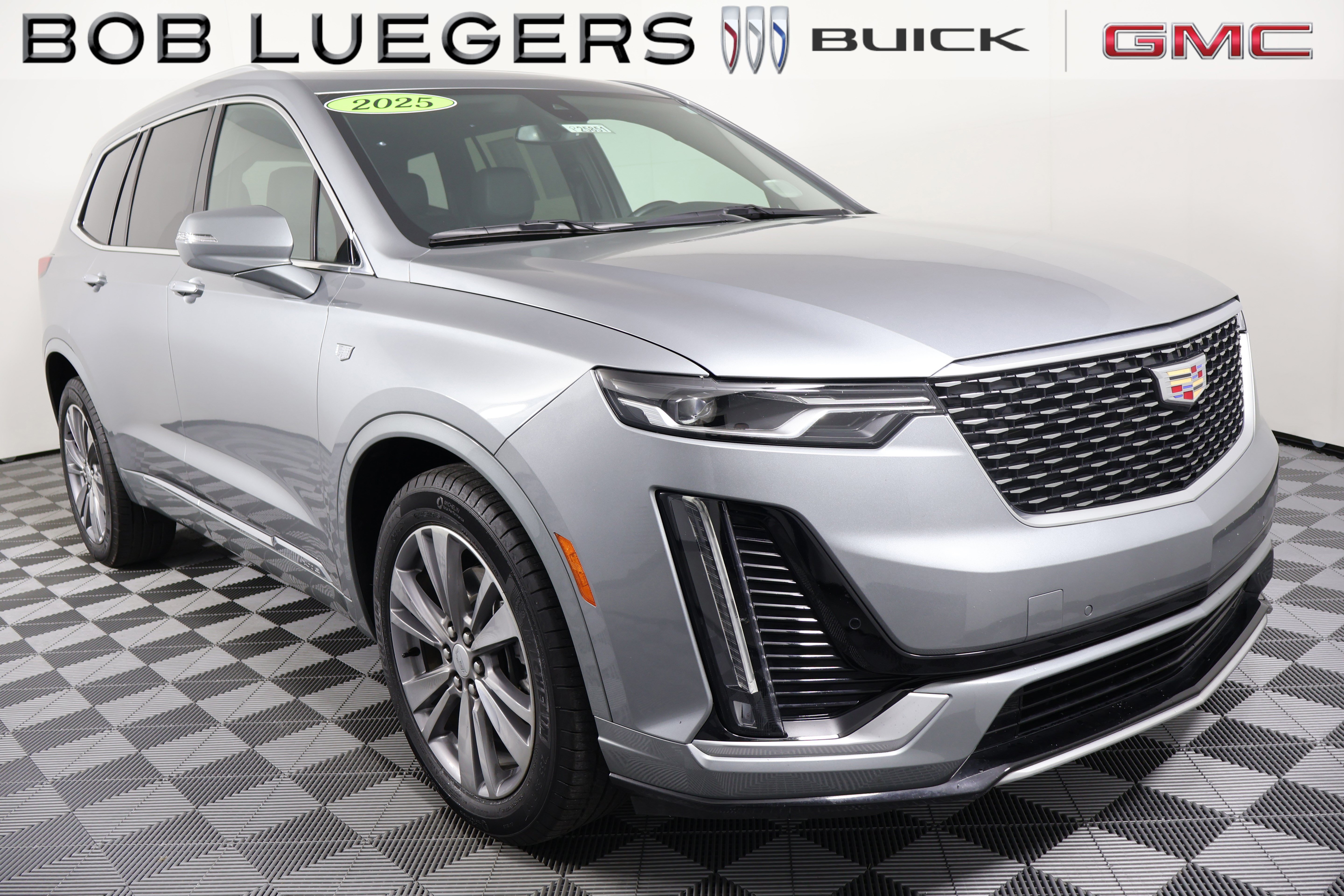 Certified 2025 Cadillac XT6 Premium Luxury FWD image 1