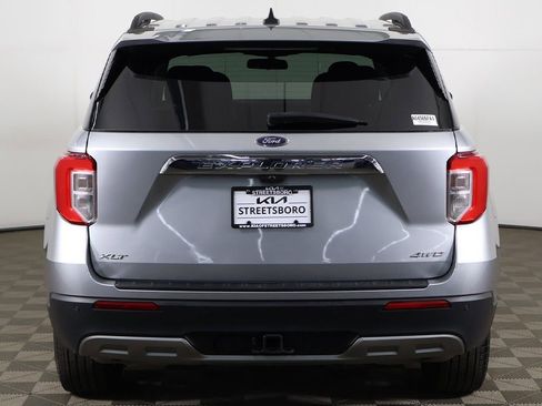 Used 2023 Ford Explorer XLT w/ Equipment Group 202A AWD/4WD image 11