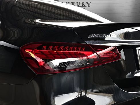 Used 2021 Mercedes-Benz E 53 AMG 4MATIC Sedan image 15