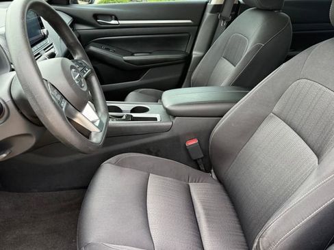 Used 2022 Nissan Altima 2.5 SV FWD image 11