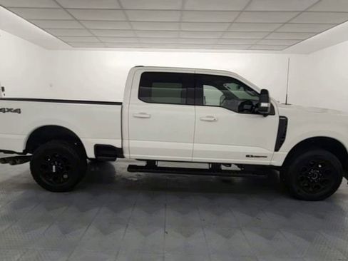 Used 2024 Ford F250 Lariat w/ Black Appearance Package image 9
