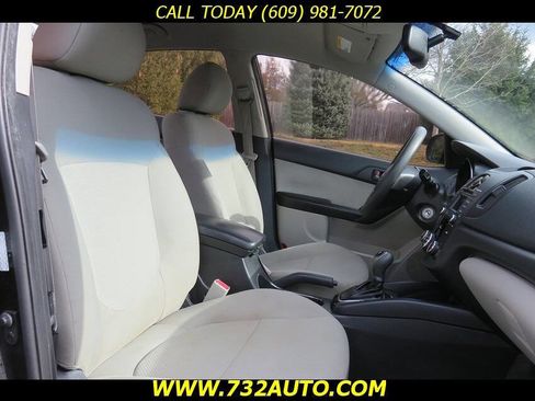 Used 2011 Kia Forte EX w/ Fuel Economy Pkg image 27