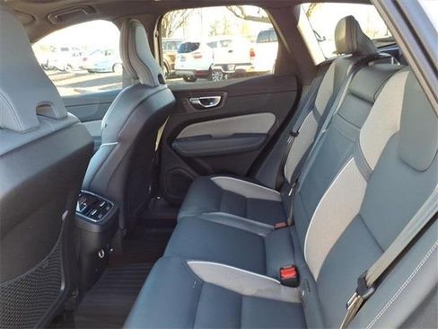 Used 2020 Volvo XC60 T5 R-Design w/ Protection Package Premier image 14