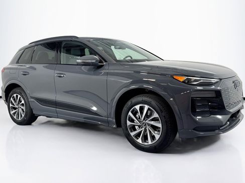 New 2027 Audi Q6 e-tron Premium image 3
