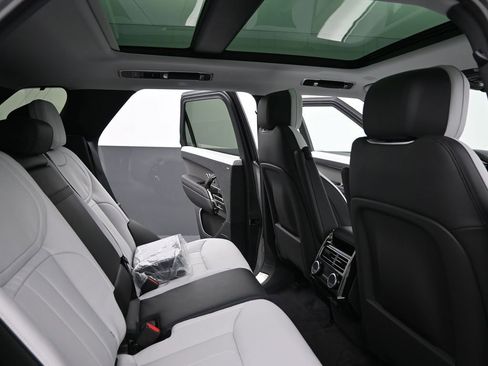 New 2026 Land Rover Range Rover Sport Dynamic SE AWD/4WD image 13
