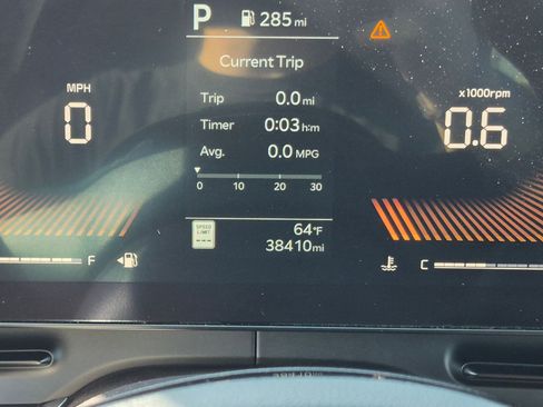 Used 2025 Kia Carnival FWD image 24
