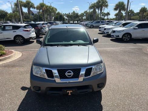 Used 2016 Nissan Frontier SV w/ Moonroof Package RWD image 8