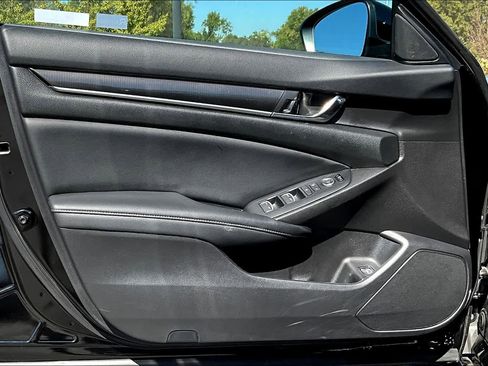Used 2022 Honda Accord Sport image 24