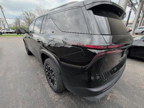 Used 2025 Chevrolet Traverse Z71 w/ Enhanced Driving Package image 3