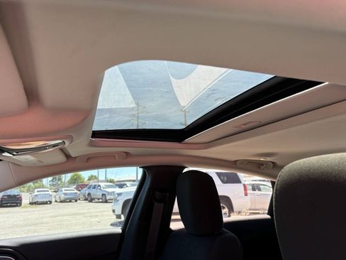 Used 2016 Chrysler 200 Limited w/ Anniversary Edition FWD image 18