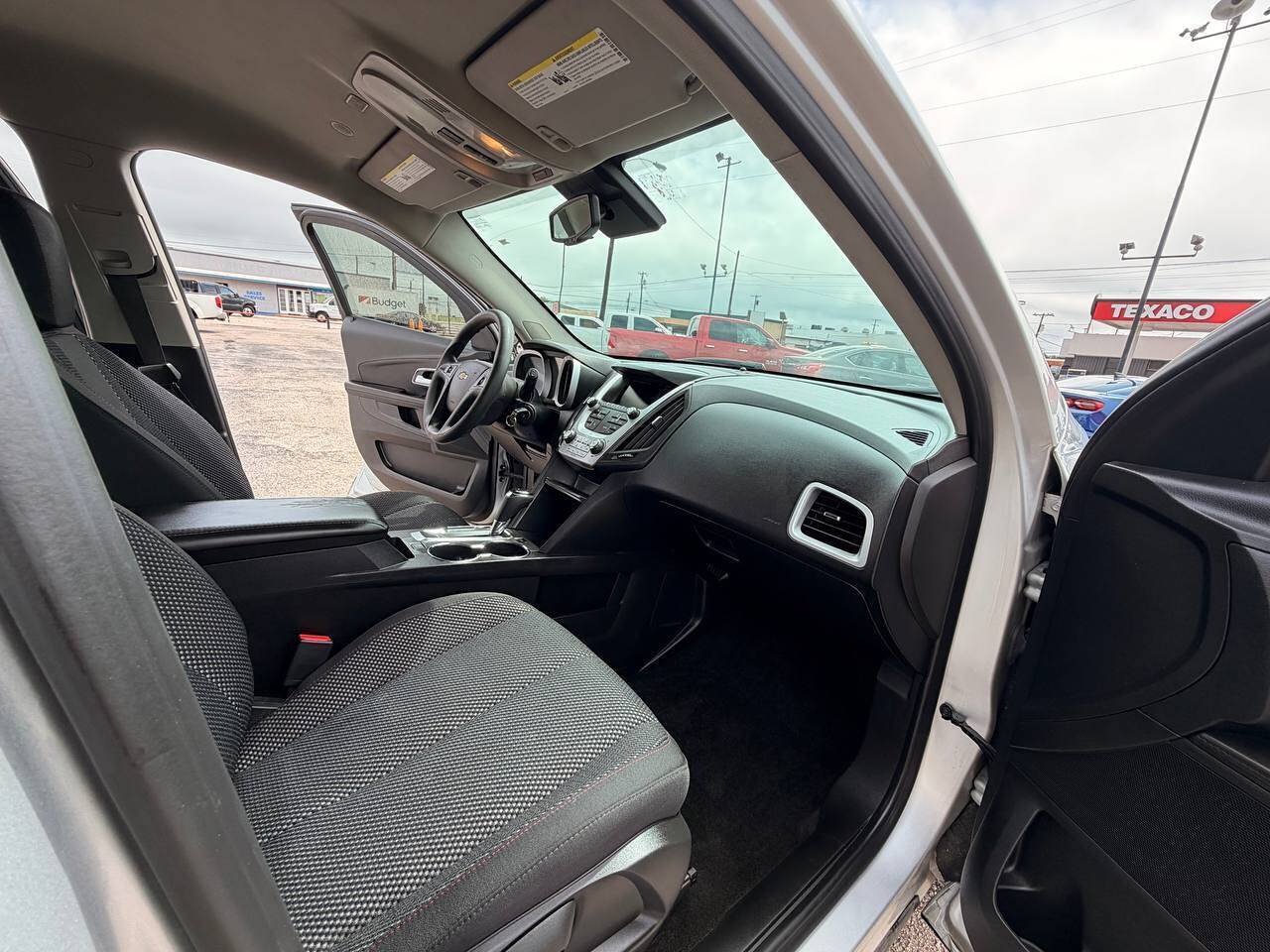 Used 2017 Chevrolet Equinox LS FWD image 13