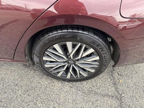 Used 2024 Nissan Altima 2.5 SV image 15