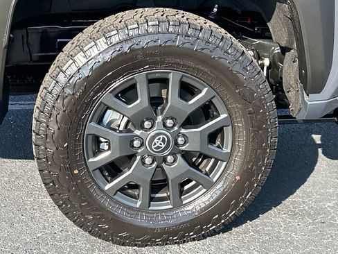 Used 2026 Toyota 4Runner SR5 AWD/4WD image 9