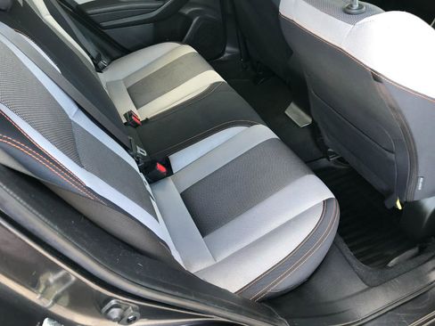 Used 2018 Subaru Crosstrek 2.0i Premium w/ Eyesight System image 30