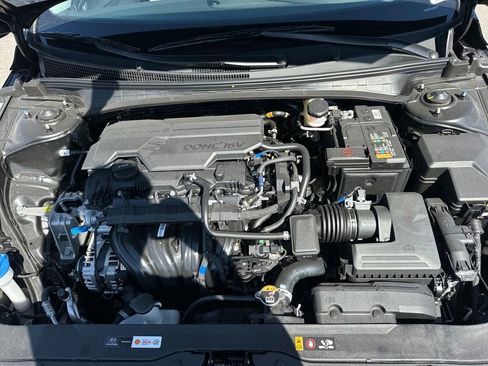 New 2025 Hyundai Elantra Limited image 22