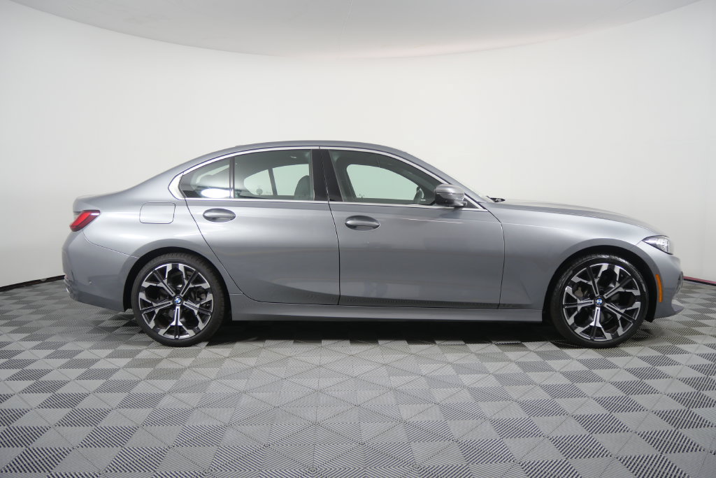 Used 2026 BMW 330i Sedan RWD image 3