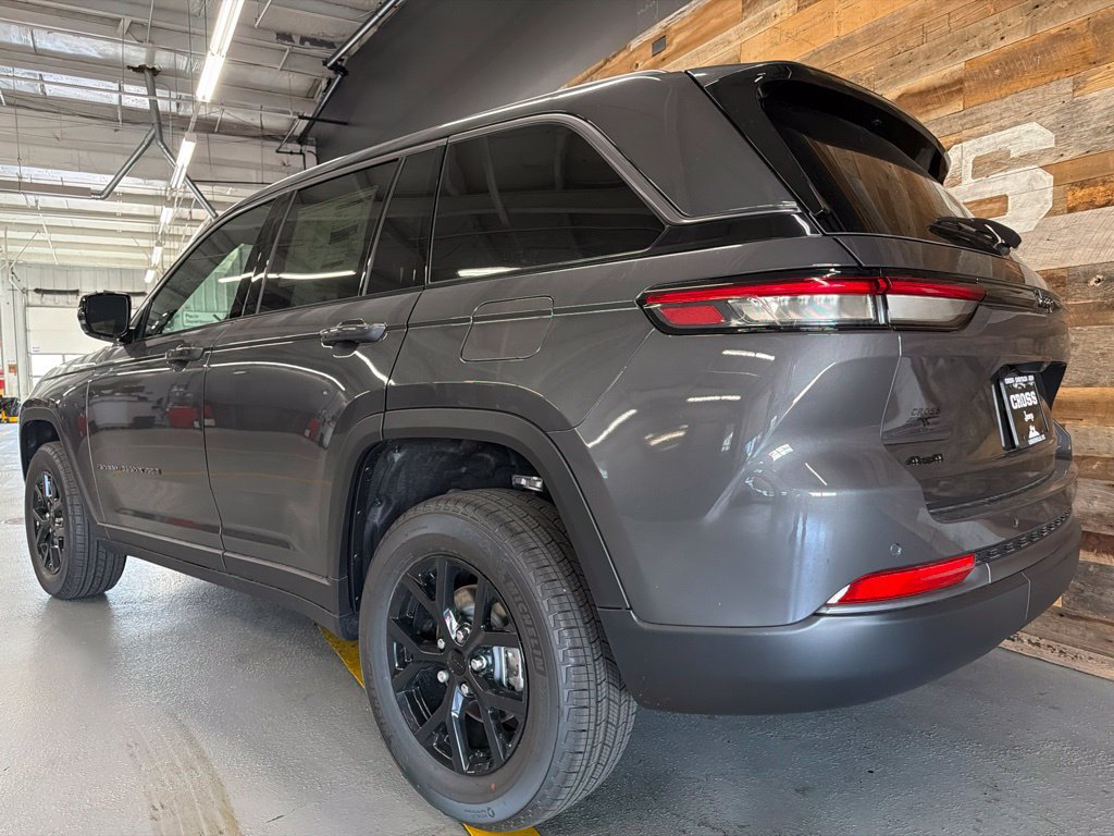 New 2026 Jeep Grand Cherokee Altitude AWD/4WD image 16