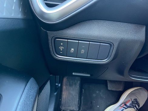 Used 2024 Kia Soul LX w/ Option Group 015 FWD image 33