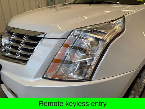 Used 2015 Cadillac SRX FWD image 7